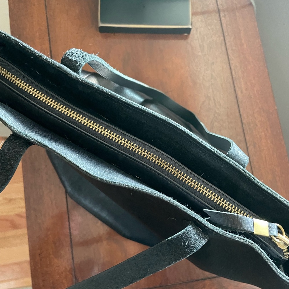 Madewell | Black Leather Tote Bag - Picture 7 of 16